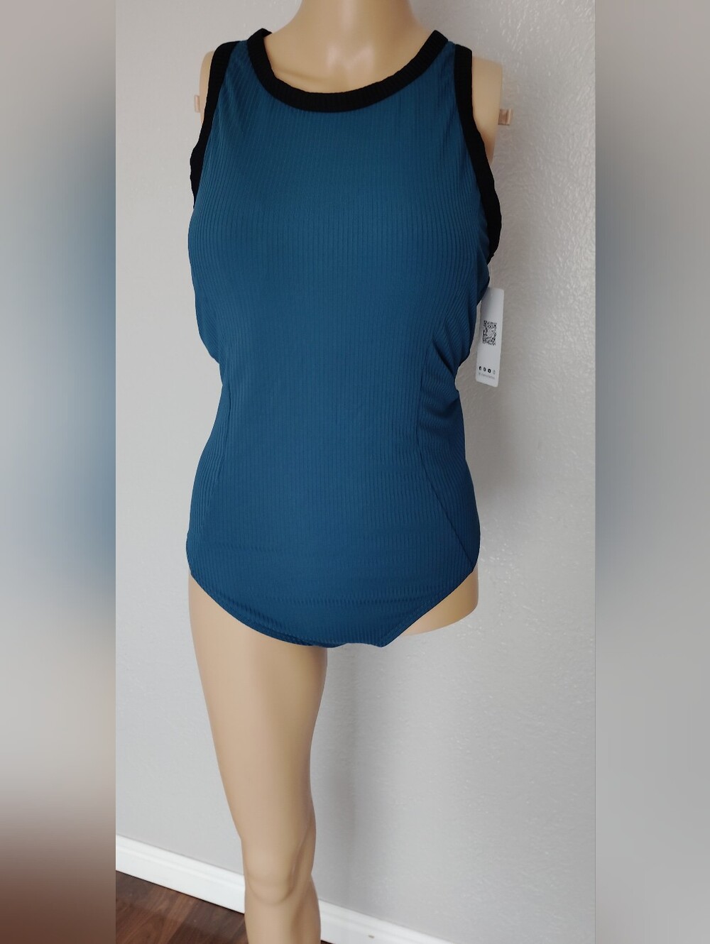 Charmo Teal Blue High Neck Sporty Bathing Suit Ribbed Panels Size XL.
